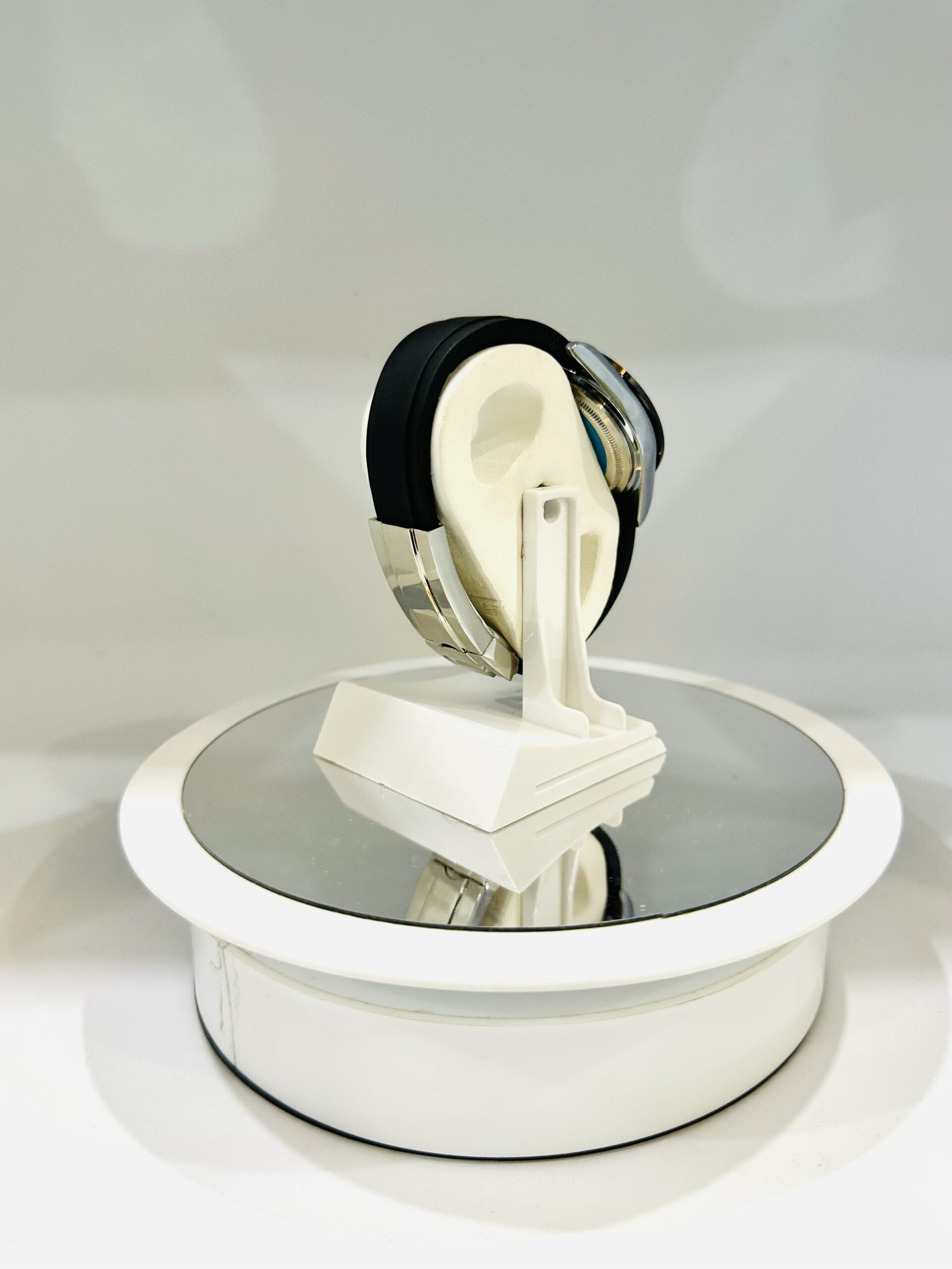 Rolex Cosmograph Daytona (Black Dial & Black Silicon Strap) - Image 5