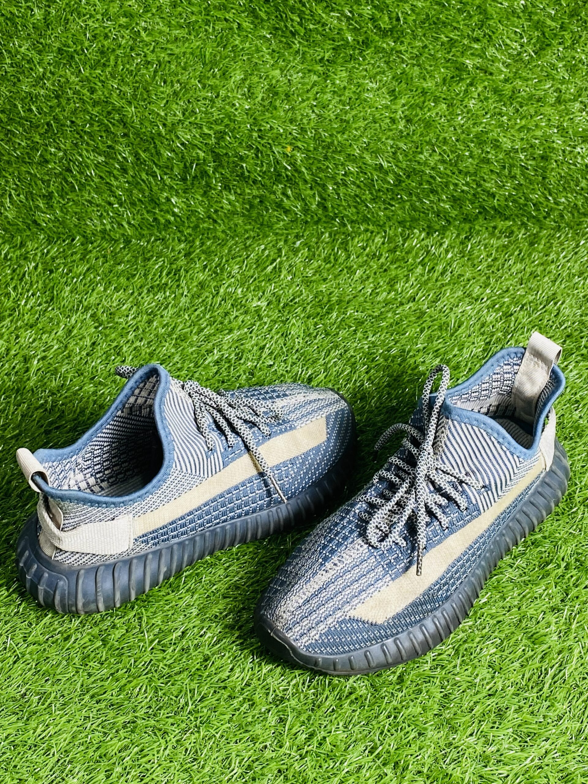 Adidas Yeezy Boost 350 V2 sneaker