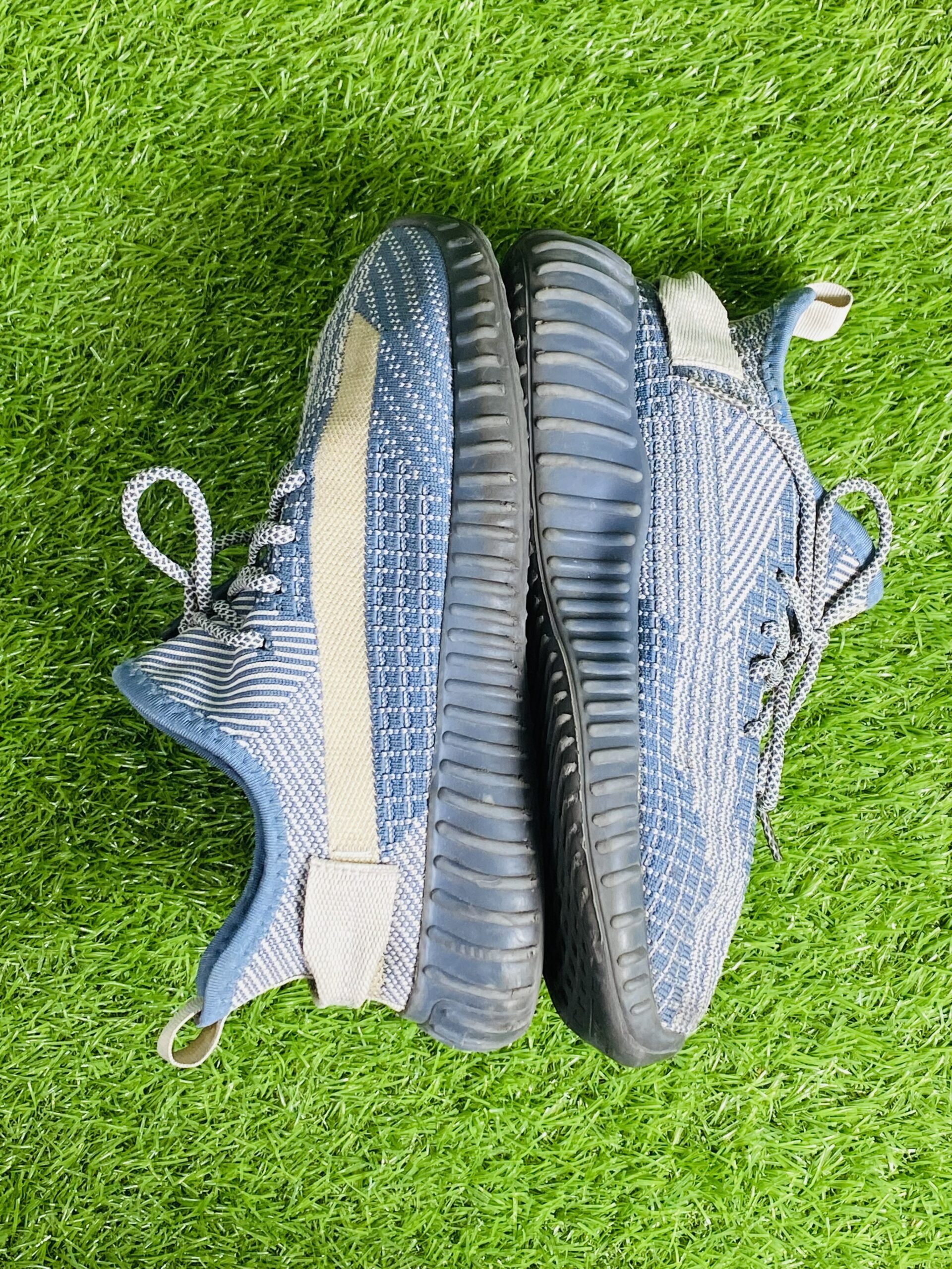 Adidas Yeezy Boost 350 V2 sneaker - Image 3