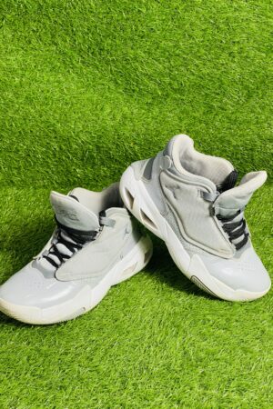 Jordan Max Aura 4 "Cool Grey" sneaker. 