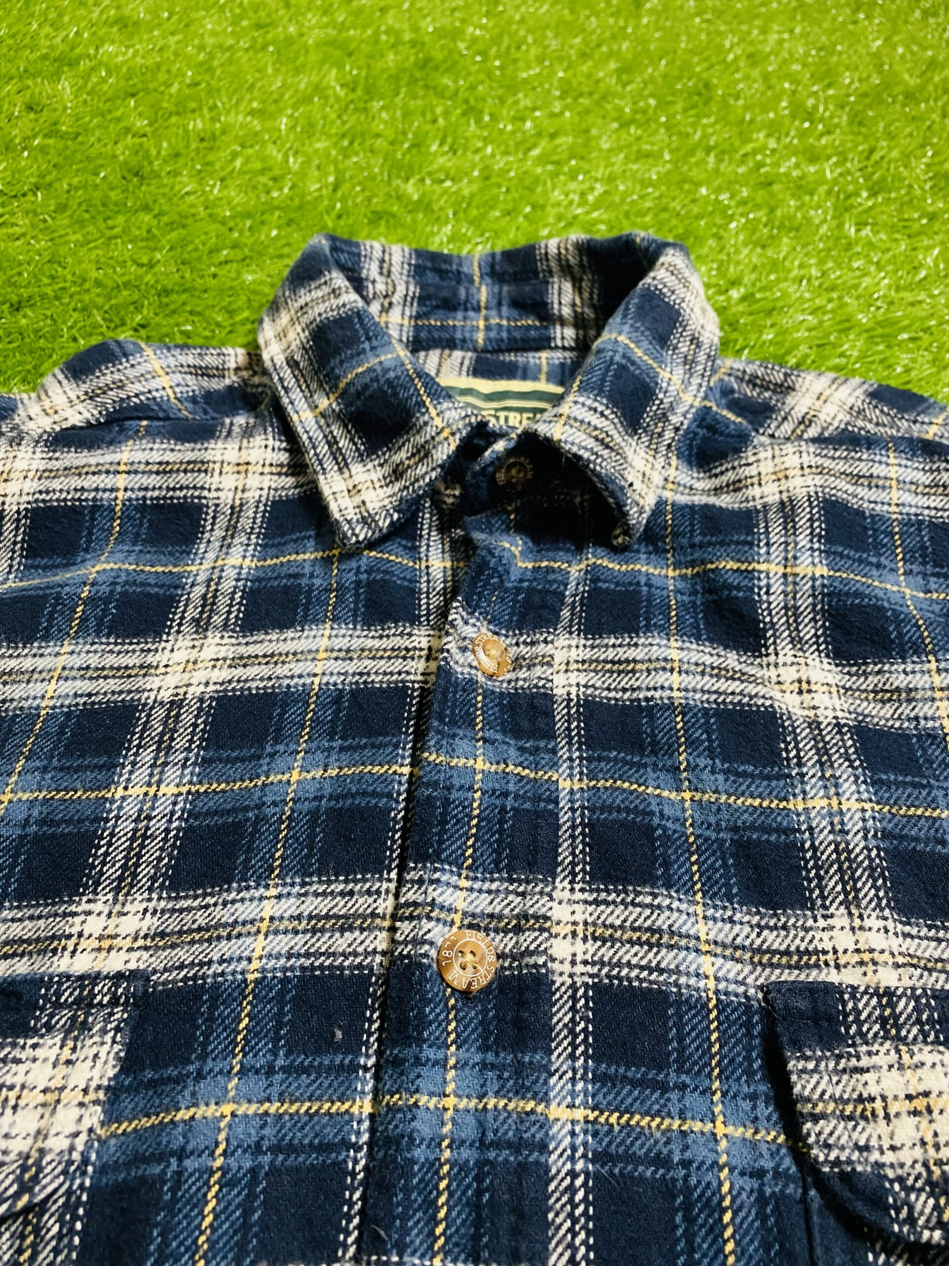 Field & Stream Men's Blue Plaid Flannel Shirt (L) - Image 2